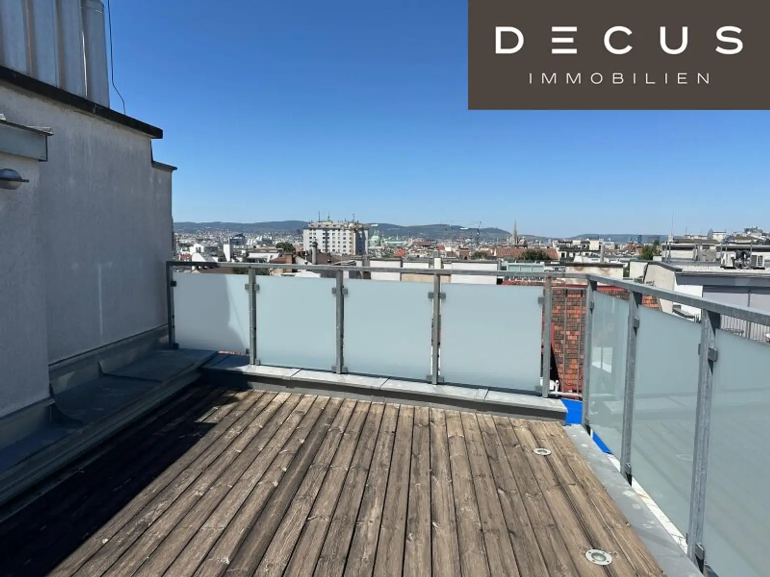 PENTHOUSE-RARITÄT: MIT DACHTERRASSE & 2 GARAGENPLÄTZEN