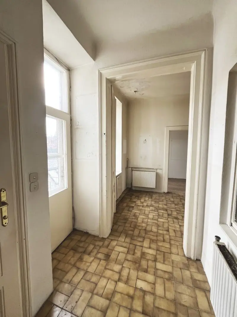 Bandgasse / Sanierungsbedürftige 2 Zimmer Wohnung
Dachgeschoß / Charmanter Altbau