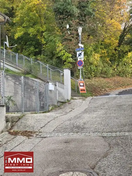 RUHELAGE IM ORTSKERN VON NEULENGBACH MIT TERRASSE
