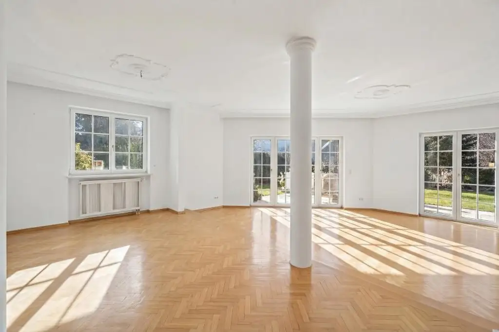 Traumliegenschaft mit großer, repräsentativer 2-Familienvilla - absolute Ruhelage - Hinterbrühl