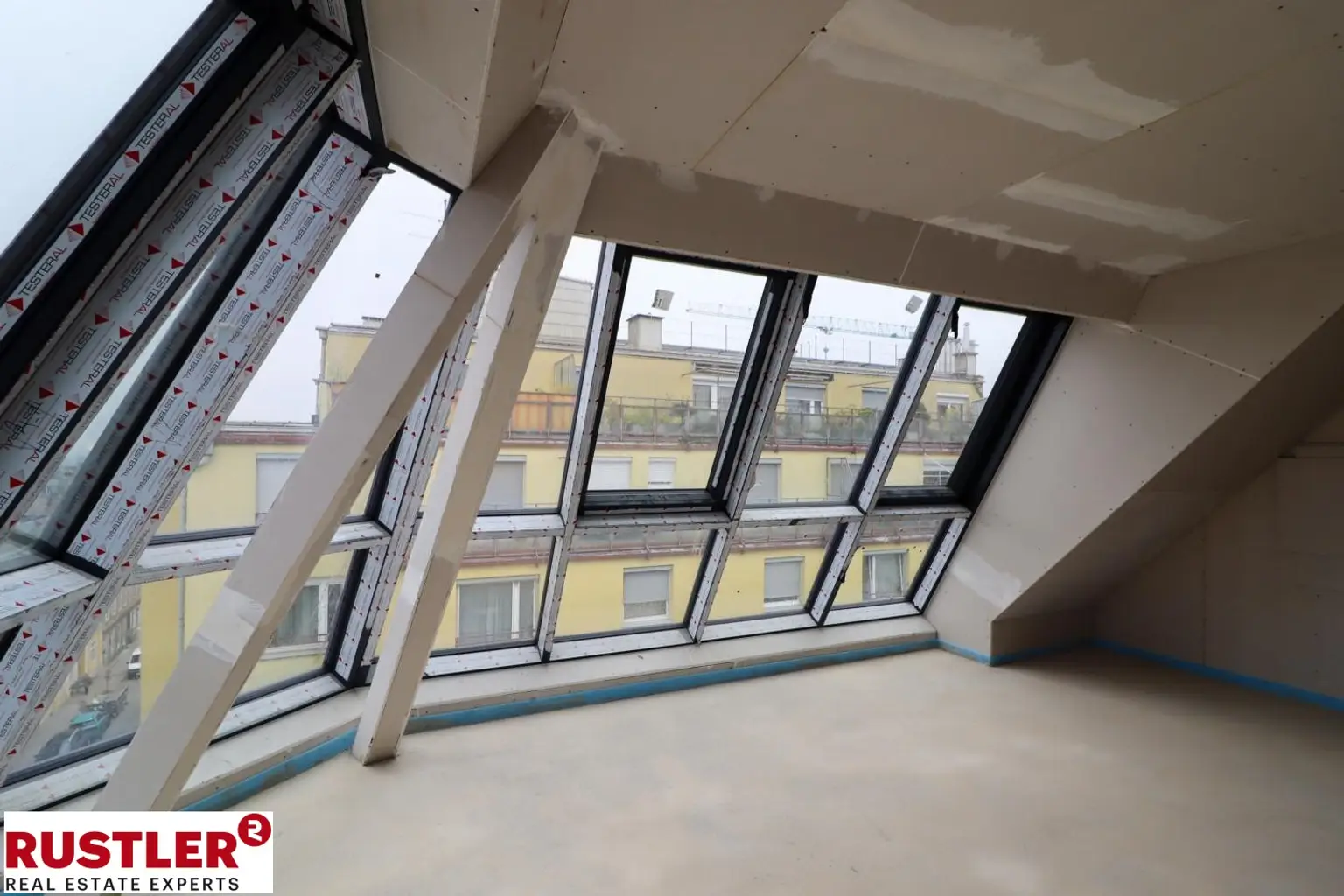 Altbaurenaissance mit Dachgeschossausbau- Nähe Kutschkermarkt