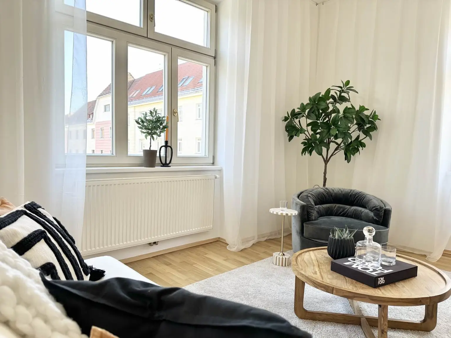 1-Zimmer-Altbau mit separater Küche – frisch renoviert & bezugsfertig