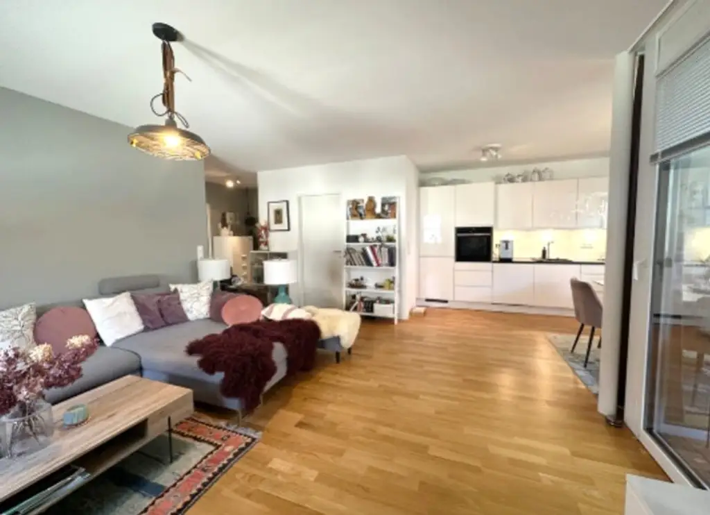 Telfs: 2-Zimmer-Neubauwohnung mit verglaster Loggia, Tiefgarage und hochwertiger DAN-Küche in zentraler ruhiger Lage zu kaufen