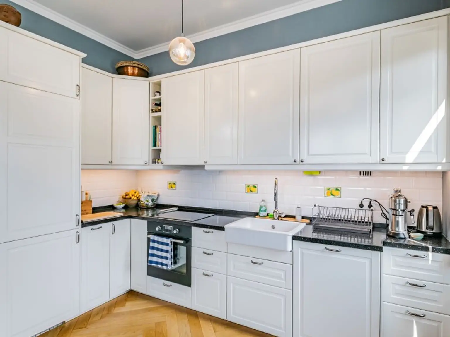 Stilvolle Familienwohnung am Fuß des Küniglbergs - 4 Zimmer getrennt begehbar - Balkon, Klima, Gartennutzung