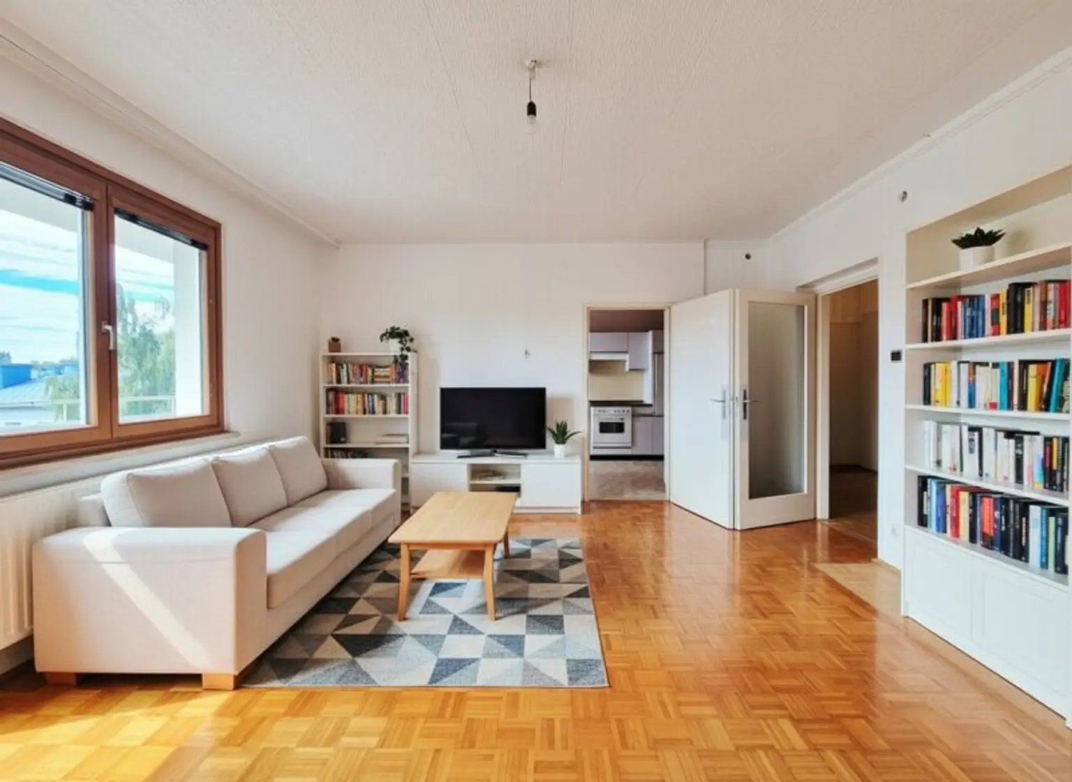 116 m², 4-Zimmerwohnung mit Loggia in Bestlage