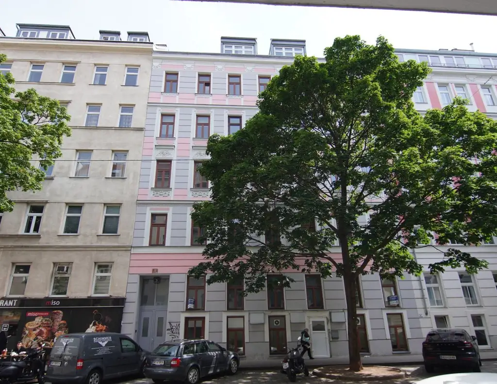 Chance für Kenner: Gepflegte Anlageobjekte in 1050 Wien - Top-Lage, saniertes Haus, Lift & U2-Ausbau vor der Tür!