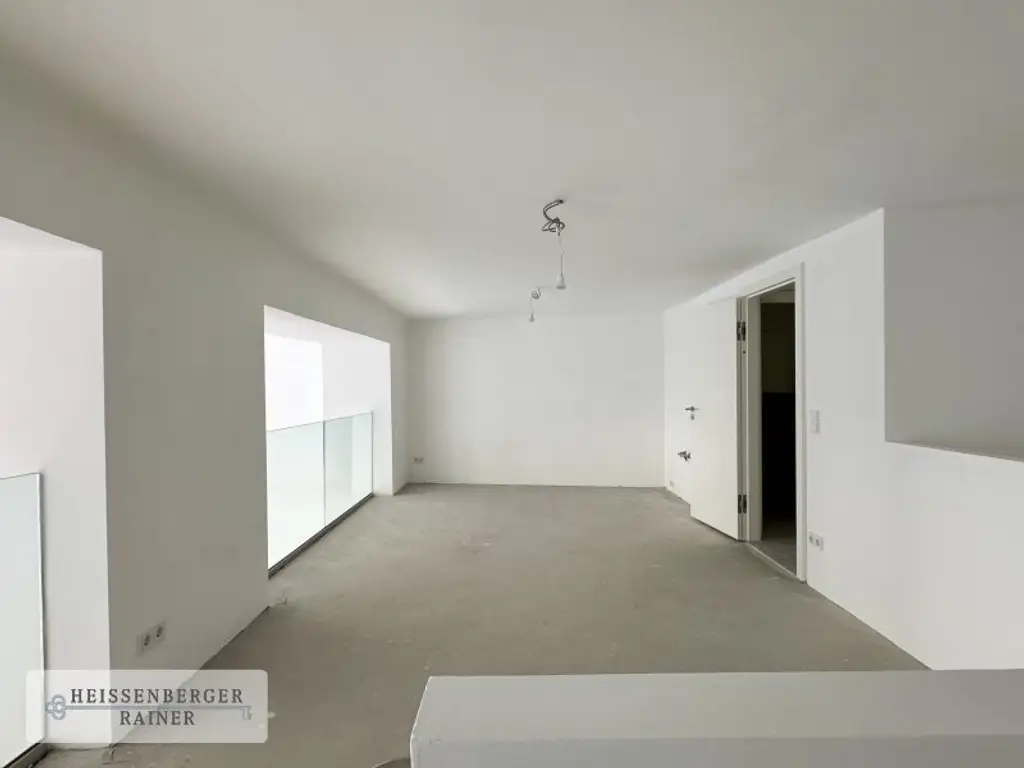 BOUTIQUE RETAIL SPACE /// BESTLAGE IM SERVITENVIERTEL