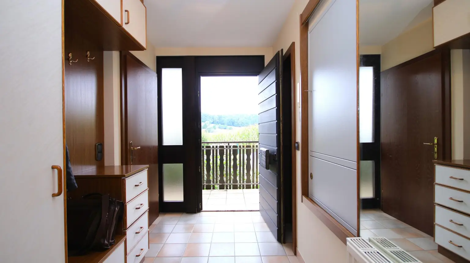 Vorraum mit Garderobe