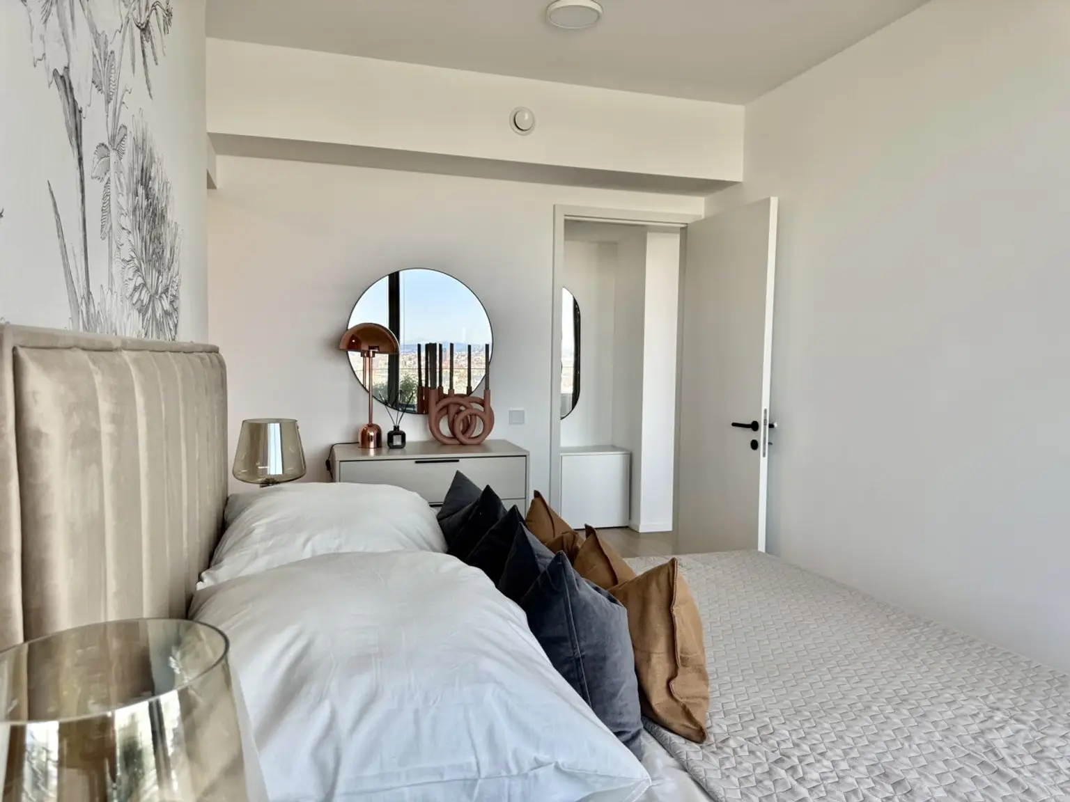 All in Miete - Doorman, Gym, Pool UND den schönsten Ausblick auf Stephansdom, Prater & Neue Donau