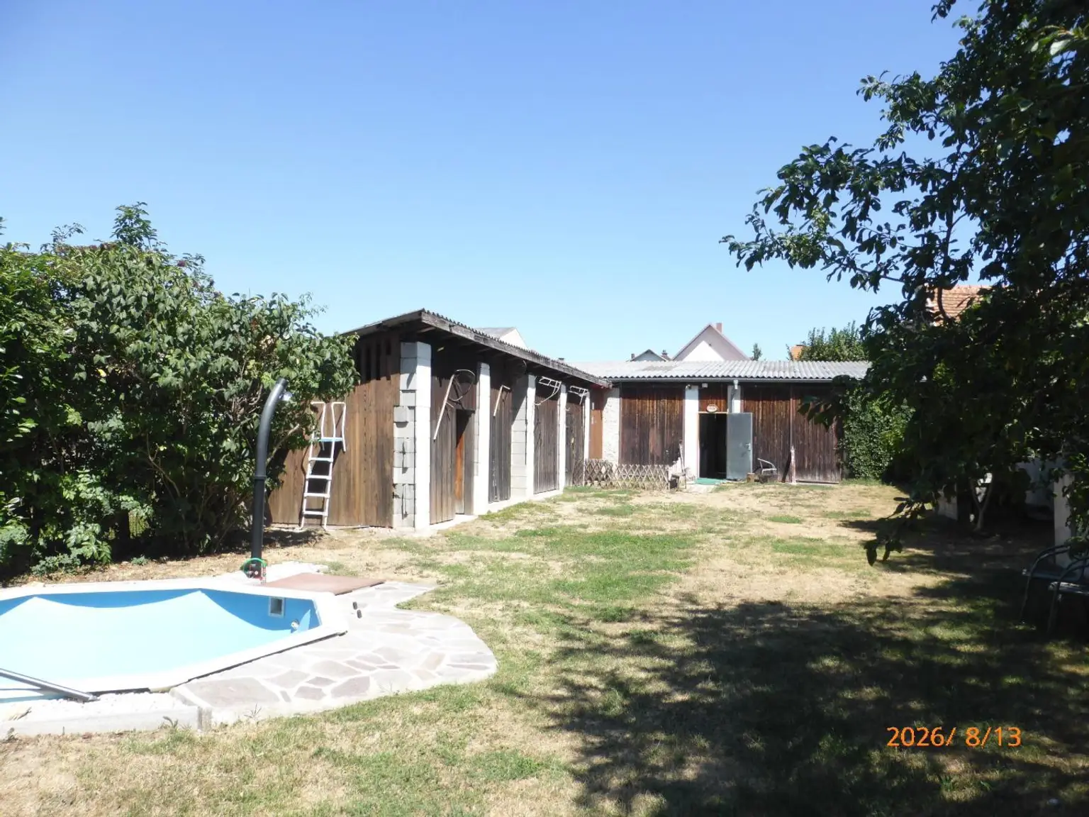 Garten mit Pool