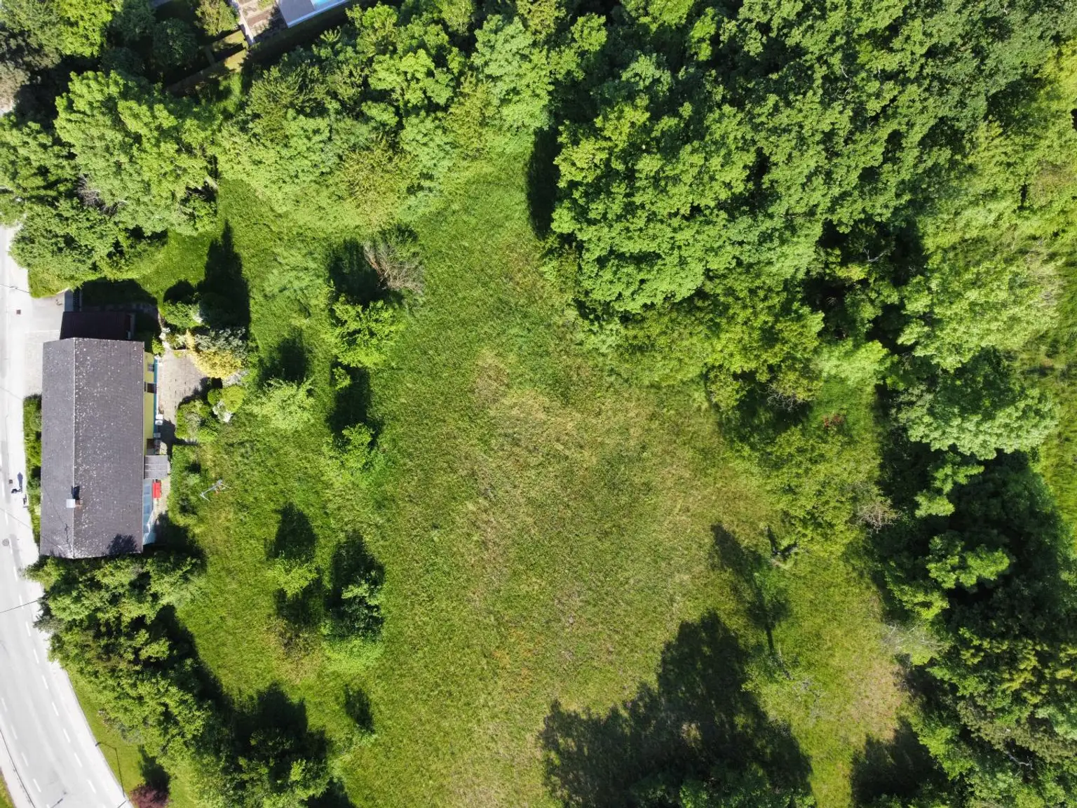 Traumhaftes Grundstück mit atemberaubendem Fernblick und charmanten Einfamilienhaus