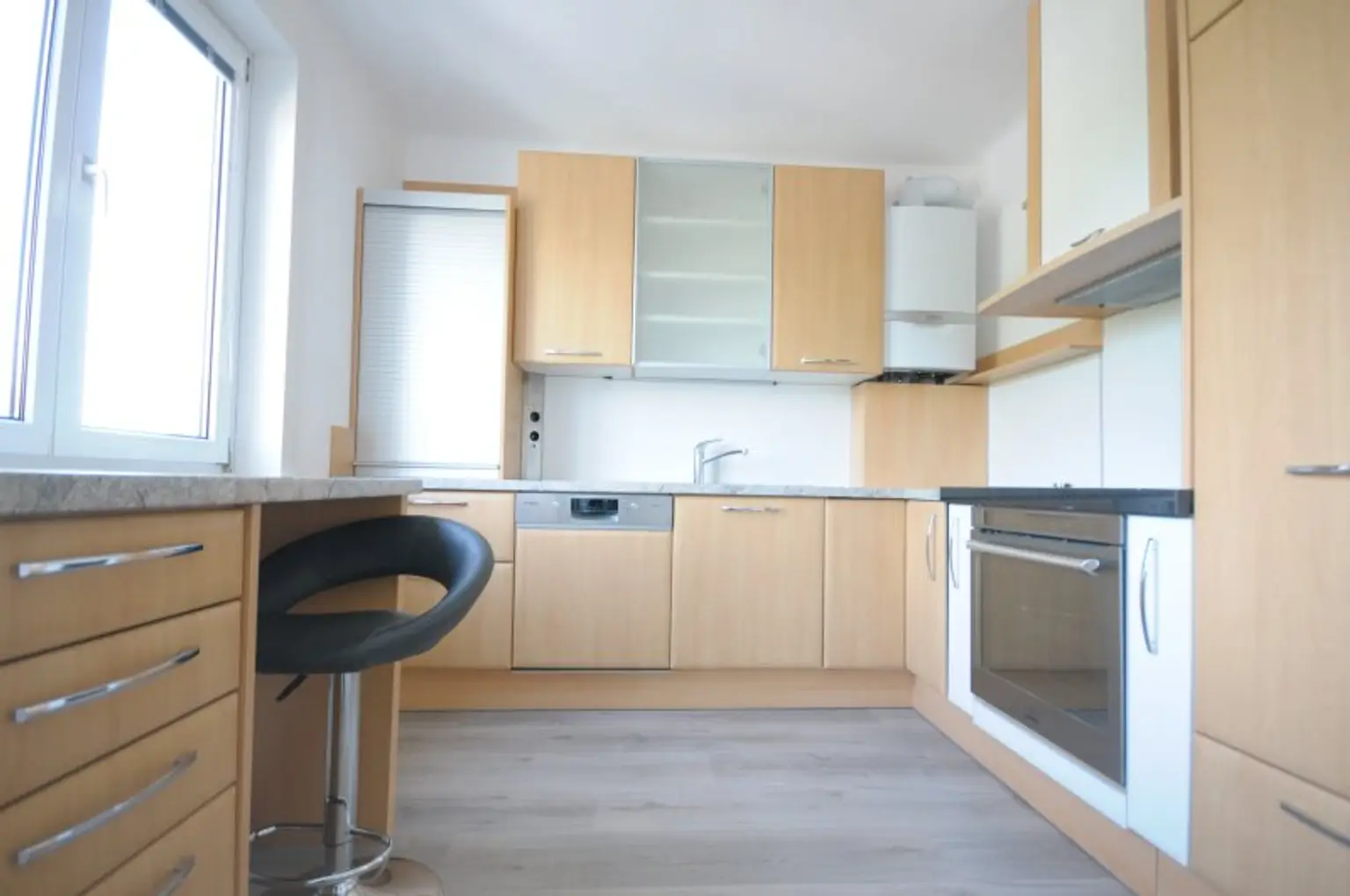 IDEALE 3,5 ZIMMER WOHNUNG - PERFEKTE RAUMAUFTEILUNG UND GEMEINSCHAFTSGARTEN