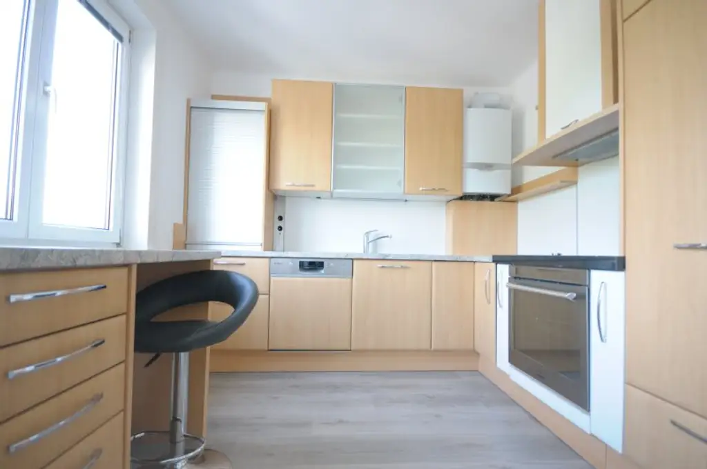 IDEALE 3,5 ZIMMER WOHNUNG - PERFEKTE RAUMAUFTEILUNG UND GEMEINSCHAFTSGARTEN