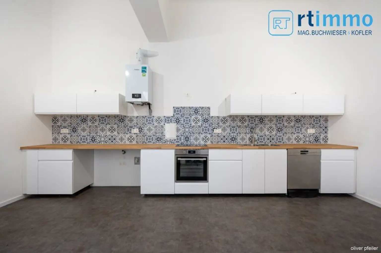 REPRÄSENTATIVE KLASSISCHE BEL ETAGE WOHNUNG IM BOTSCHAFTSVIERTEL