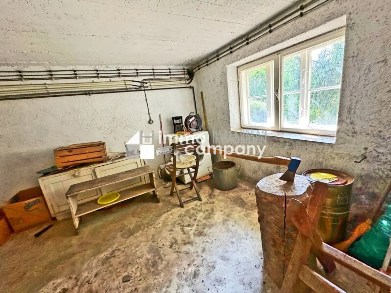 Renovierungsbedürftiges Landhaus mit Pool , Grundfläche 1.594 m² Renovierung und Schönheitsreparaturen sind erforderlich, dennoch sofort beziehbar!