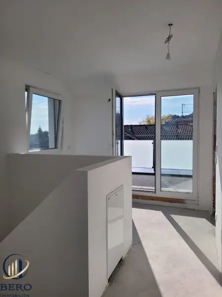 Begrüßen Sie Ihre neue Doppelhaus-Hälfte am Wiener Stadtrand des 22.Bezirks gelegen
