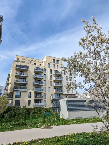 Sonnige 2-Zimmer Neubauwohnung mit Balkon & Fernblick