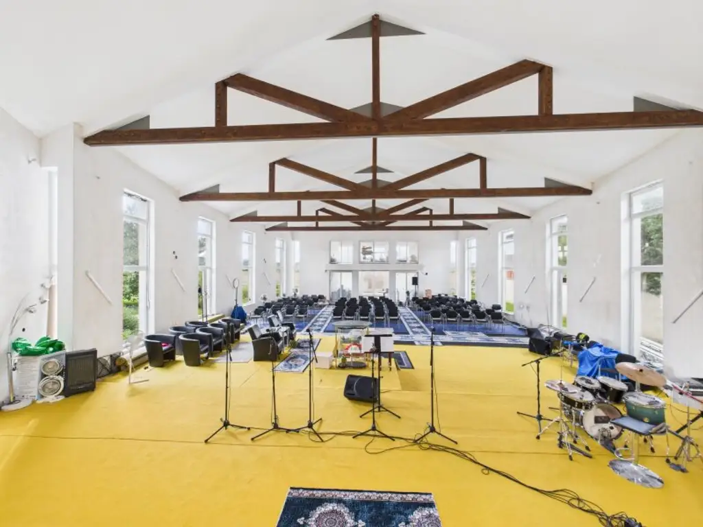 Versammlunghalle / Kirche und Verwaltungsgebäude- ab 4.523€ Kreditrate/ Monat