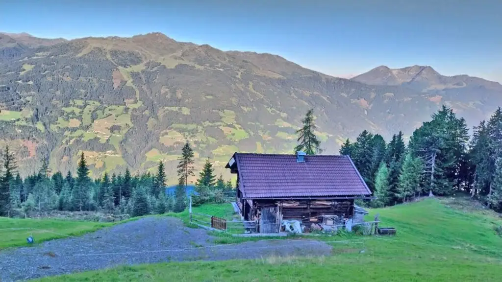 MIETE: ACHTUNG! Tiroler Almhütte mit FREIZEITWOHNSITZ auf 1700m