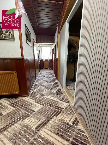 Einfamilienhaus mit 95 m² Wohnfläche, Keller, Garage und 416 m² Garten in Eggern