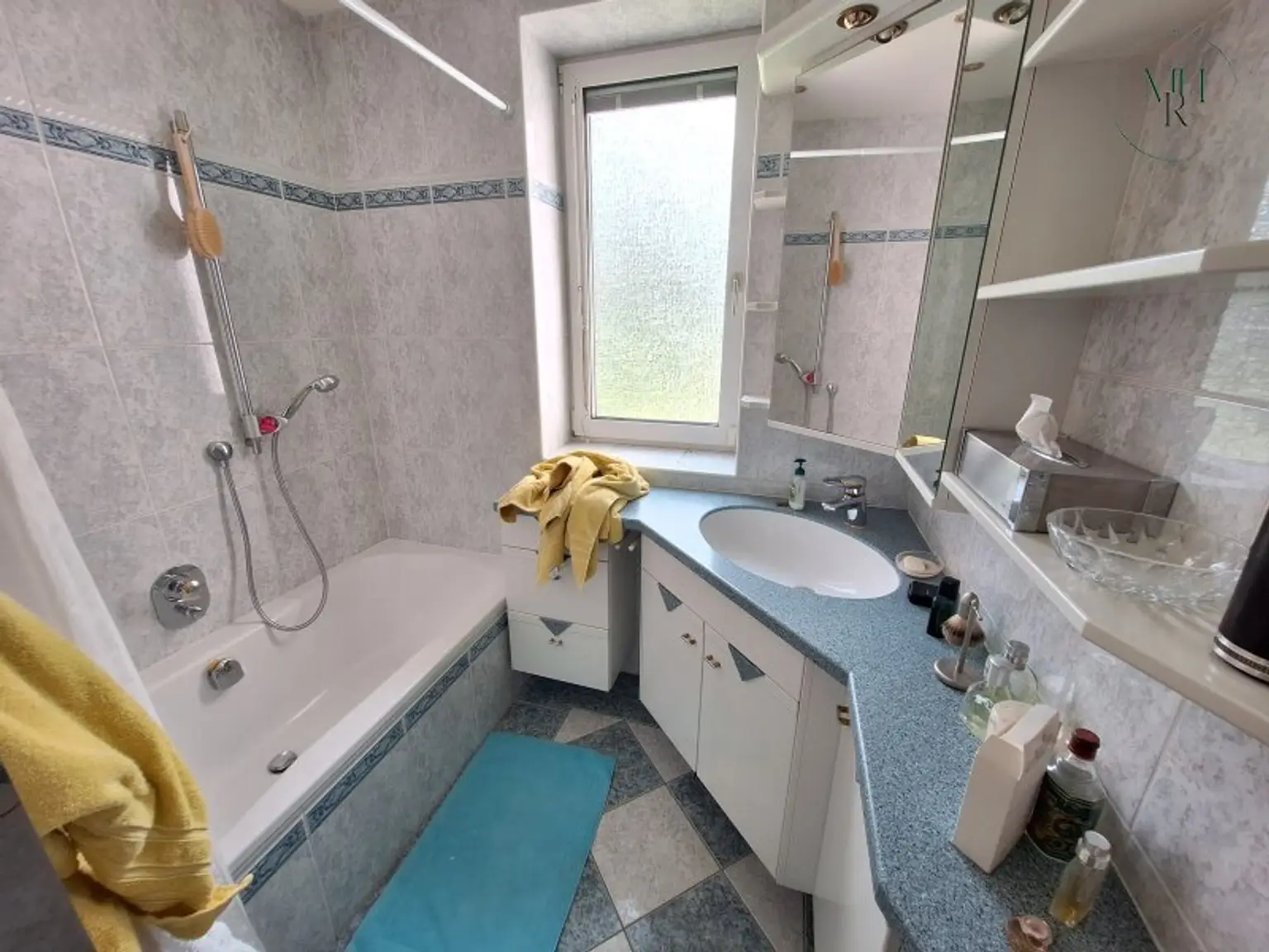 Vollmöblierte 3 Zimmer-Wohnung in Grünruhelage