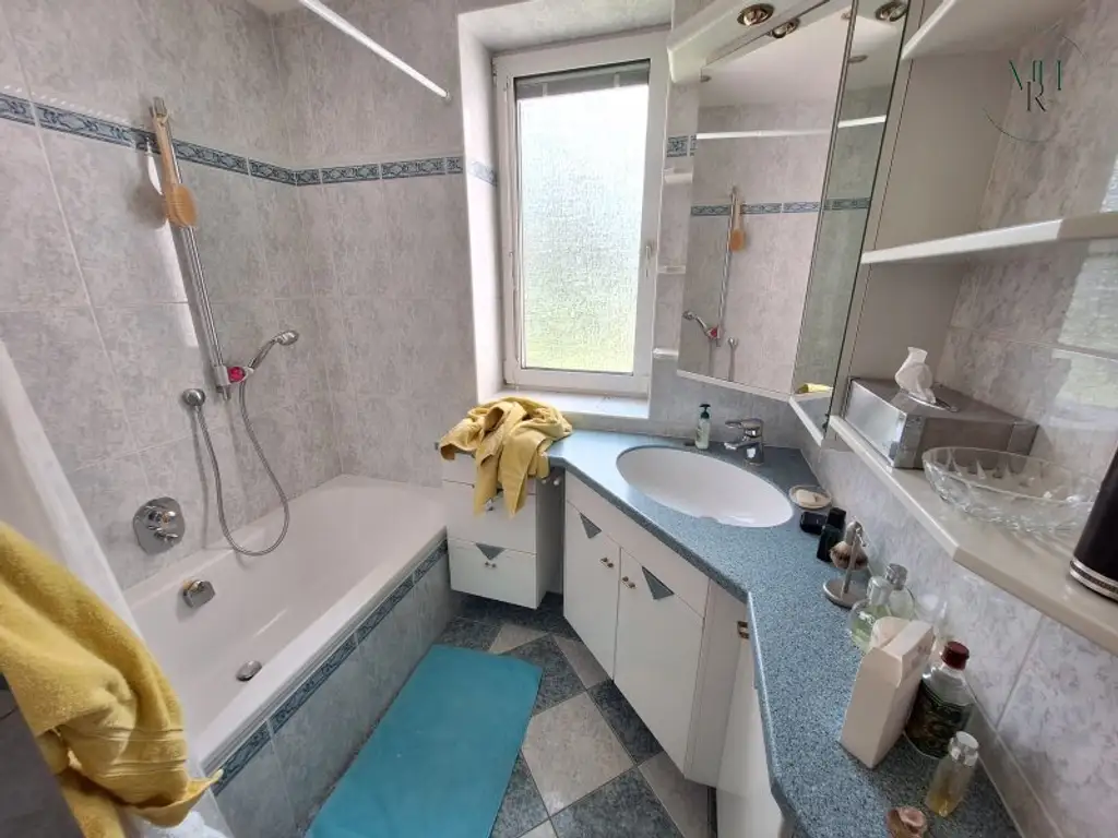 Vollmöblierte 3 Zimmer-Wohnung in Grünruhelage