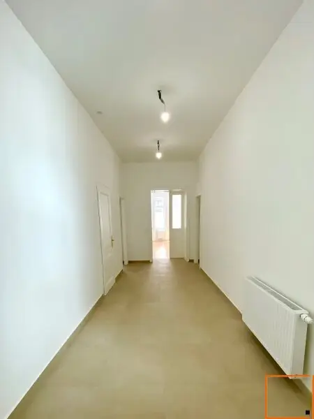 Museumsquartier: Erstbezug: Elegante 5,5 Zimmer-Altbauwohnung mit Balkon