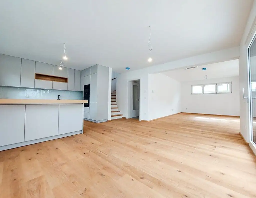 ERSTBEZUG nahe SCHILLERWASSER - EINFAMILIENHAUS MIT 4 SCHLAFZIMMERN mit GARAGE und GROSSEM GARTEN