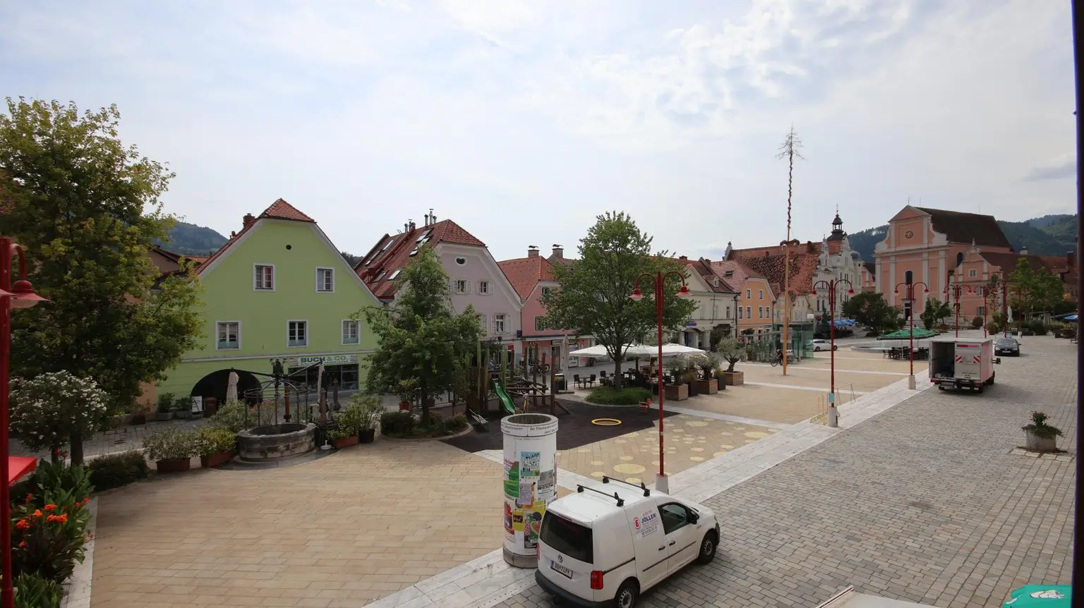 Erstbezug nach umfassender Sanierung: Sonnige Altbauwohnung am Hauptplatz Frohnleiten