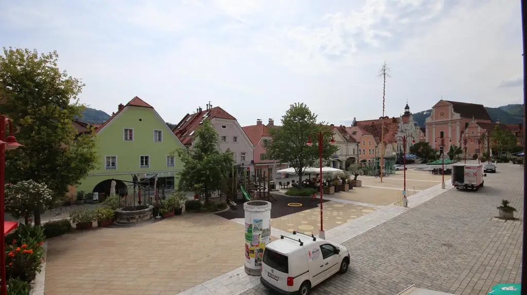 Erstbezug nach umfassender Sanierung: Sonnige Altbauwohnung am Hauptplatz Frohnleiten