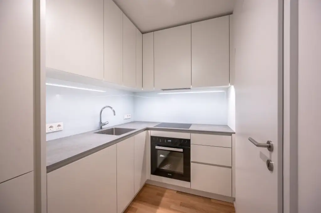 ++MOLLARD 50++ Moderne 3-Zimmer-Wohnung mitten im Herzen der Stadt (1/12)