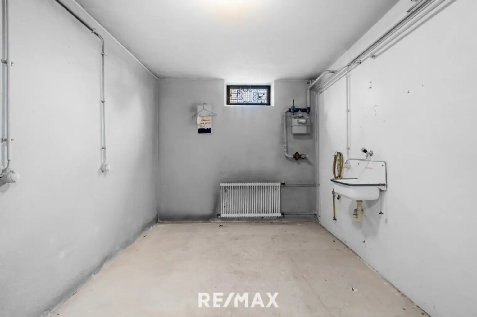 Renovierungsbedürftiges Einfamilienhaus mit Garten und Garage – Ihr neues Zuhause in Toplage