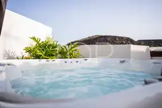 Jardines-de-Los-Menceyes-Penthouse-terraza-Jacuzzi-Palm-Mar-Tenerife