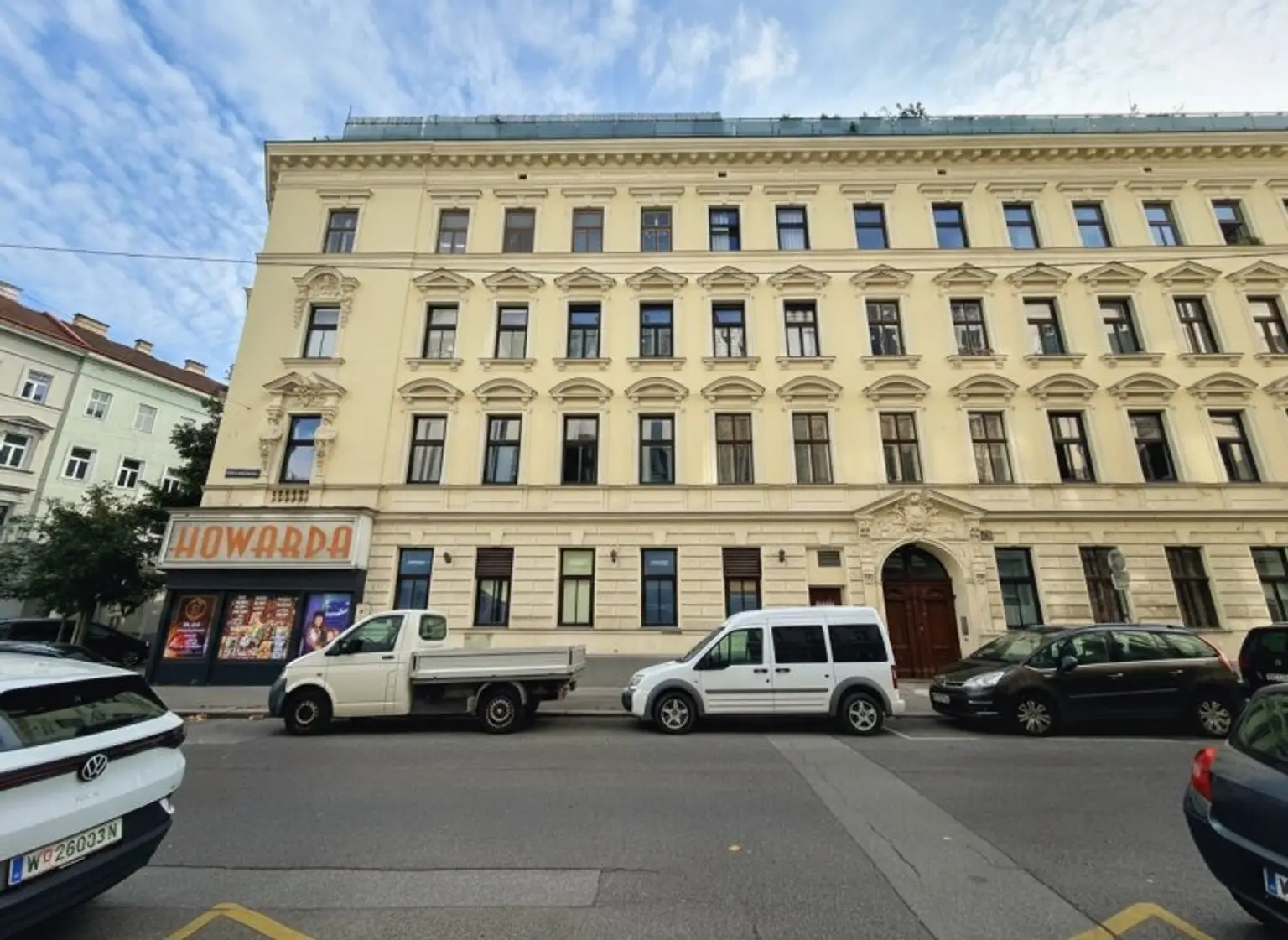 Unsanierte Wohnung in einem wunderschön sanierten Stilaltbau - Gaußplatz/Augarten