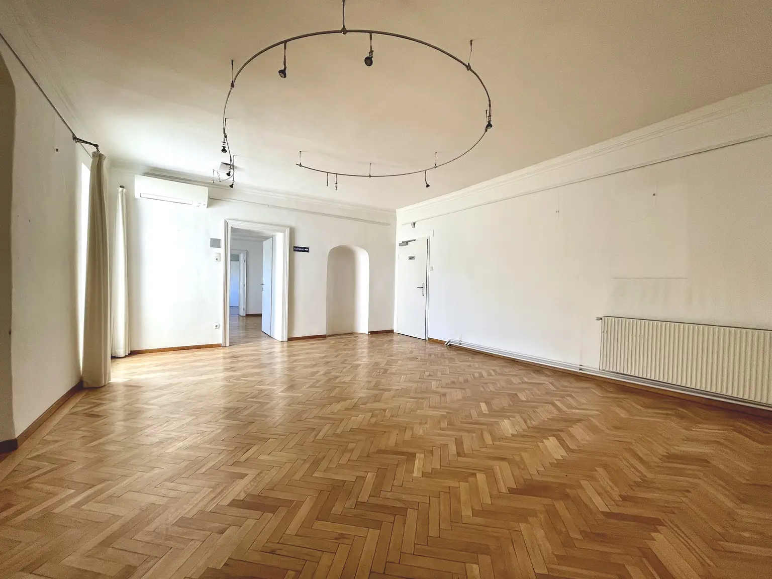 Einfangs-/Wartebereich