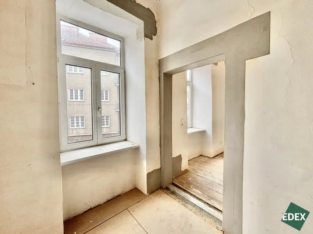 Sanierungsbedürftige 1,5-Zimmer-Altbauwohnung in guter Lage in Meidling