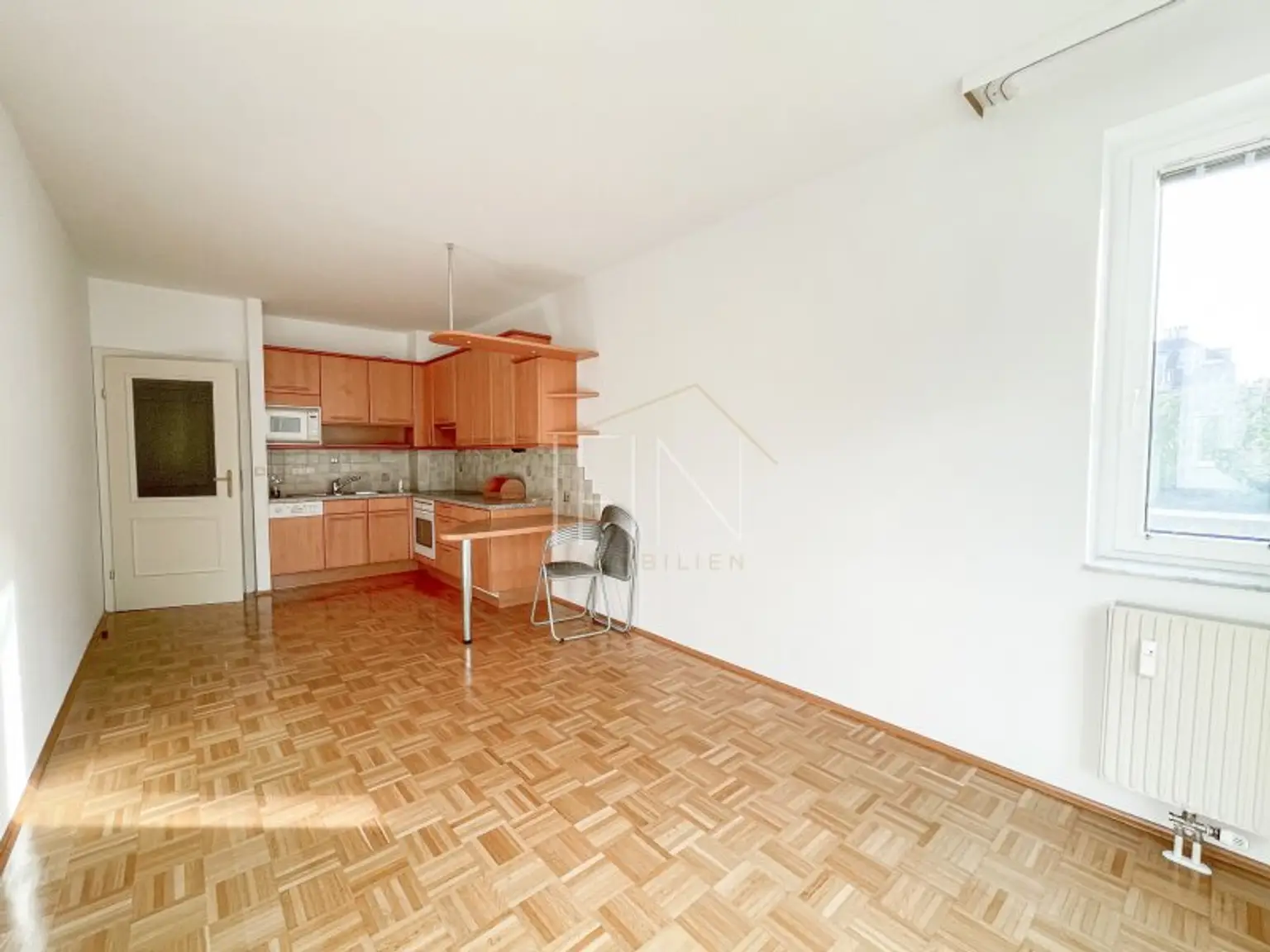 Schöne 2-Zimmer-Wohnung mit Garage in U-Bahn Nähe