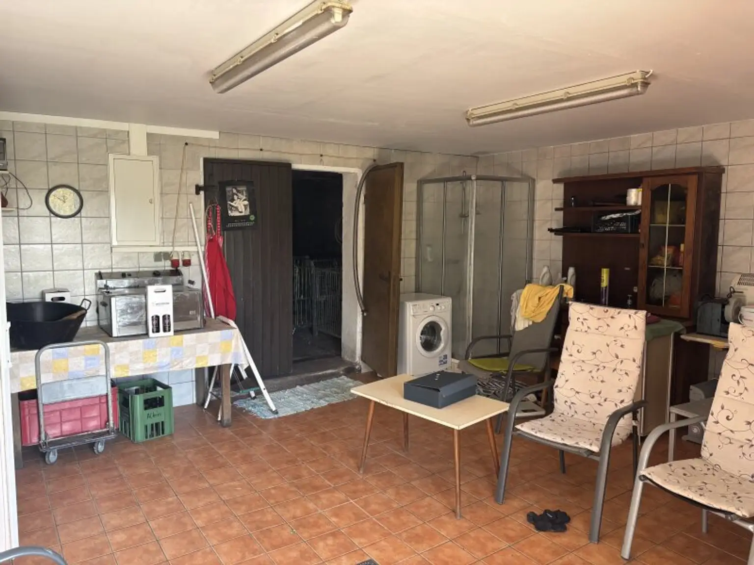 ** LEGENDE IN DER WEINIDYLLE ** D. Ehrensdorf !! Gepflegtes Haus mit ca. 245 m2 Nfl. in gediegener Ortsrandlage - Hauptwohnsitz möglich !!