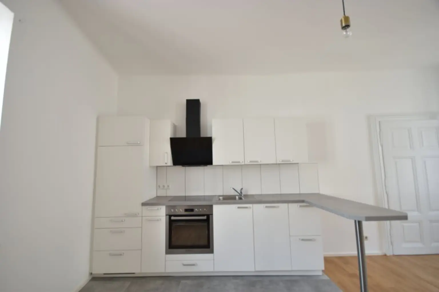 Wohn- Koch- Essbereich - Schöne und Helle 3 Zimmer Altbauwohnung nahe der Linzergasse Miete Rechte Altstadt Salzburg