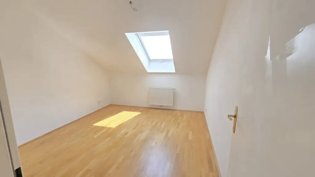 Schöne 4 Zimmer Wohnung mit Terrasse. Nähe Mariahilfer Straße