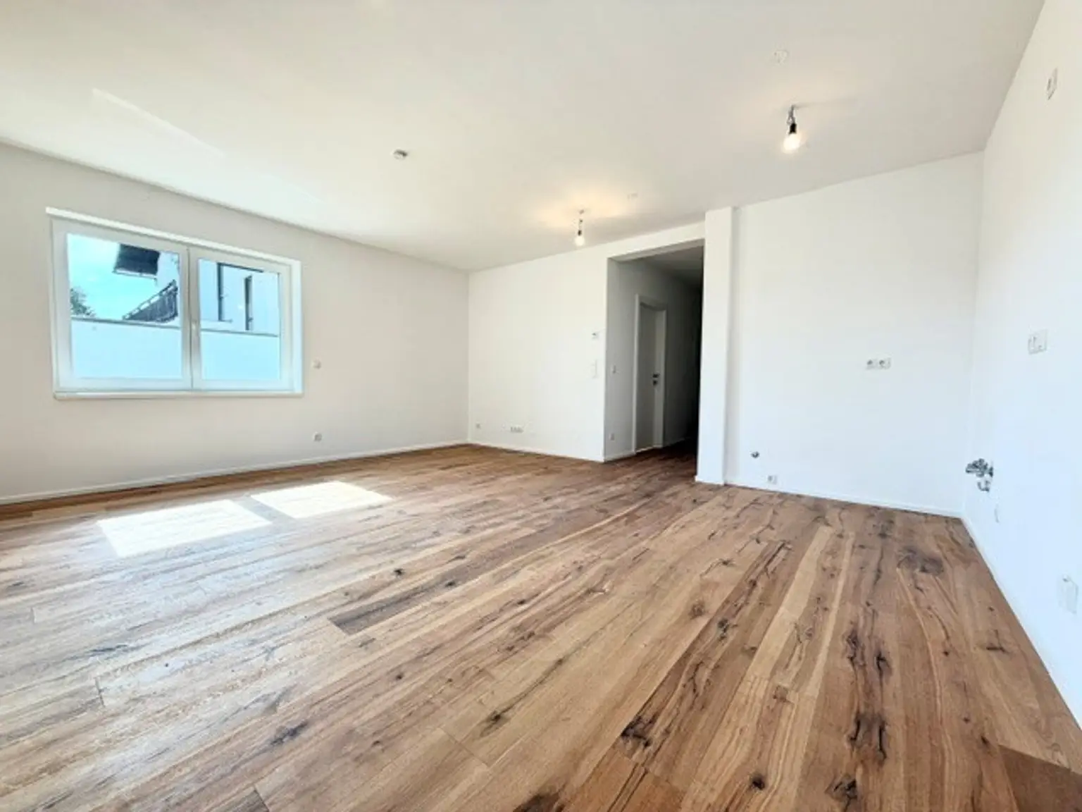 C | THE GREEN ++ ZWEI ZIMMER mit GARTEN | Prima Service Immobilien