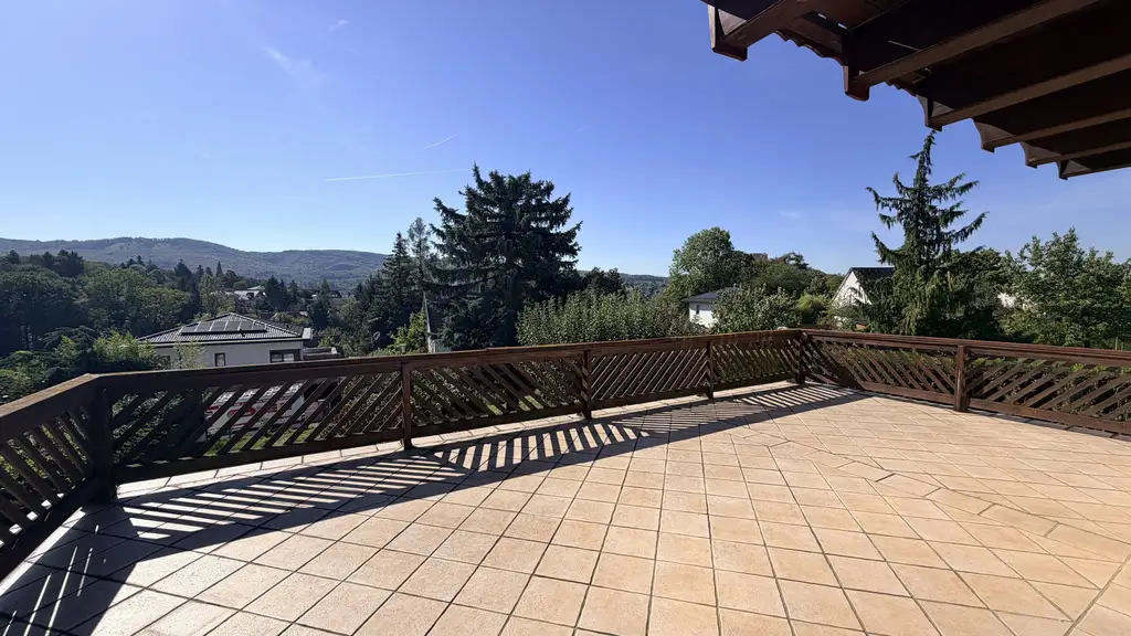 Großzügiges 4-Zimmer-Einfamilienhaus mit Terrasse und Garage in Ruhelage von Neulengbach mit Fernsicht!
