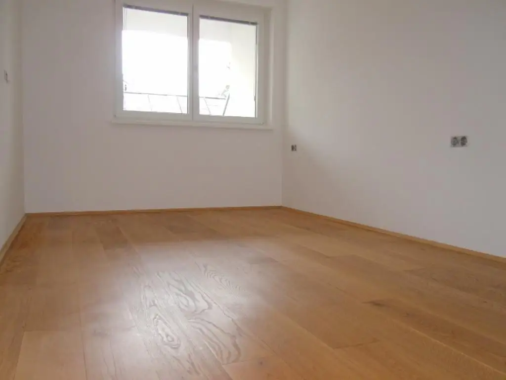 Helle 2-Zimmer-Wohnung mit hofseitigem Balkon - verfügbar ab November 2025