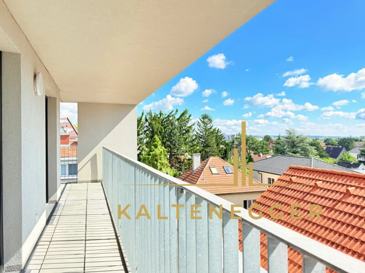 Perfekte Singlewohnung mit Terrasse im 3. Stock