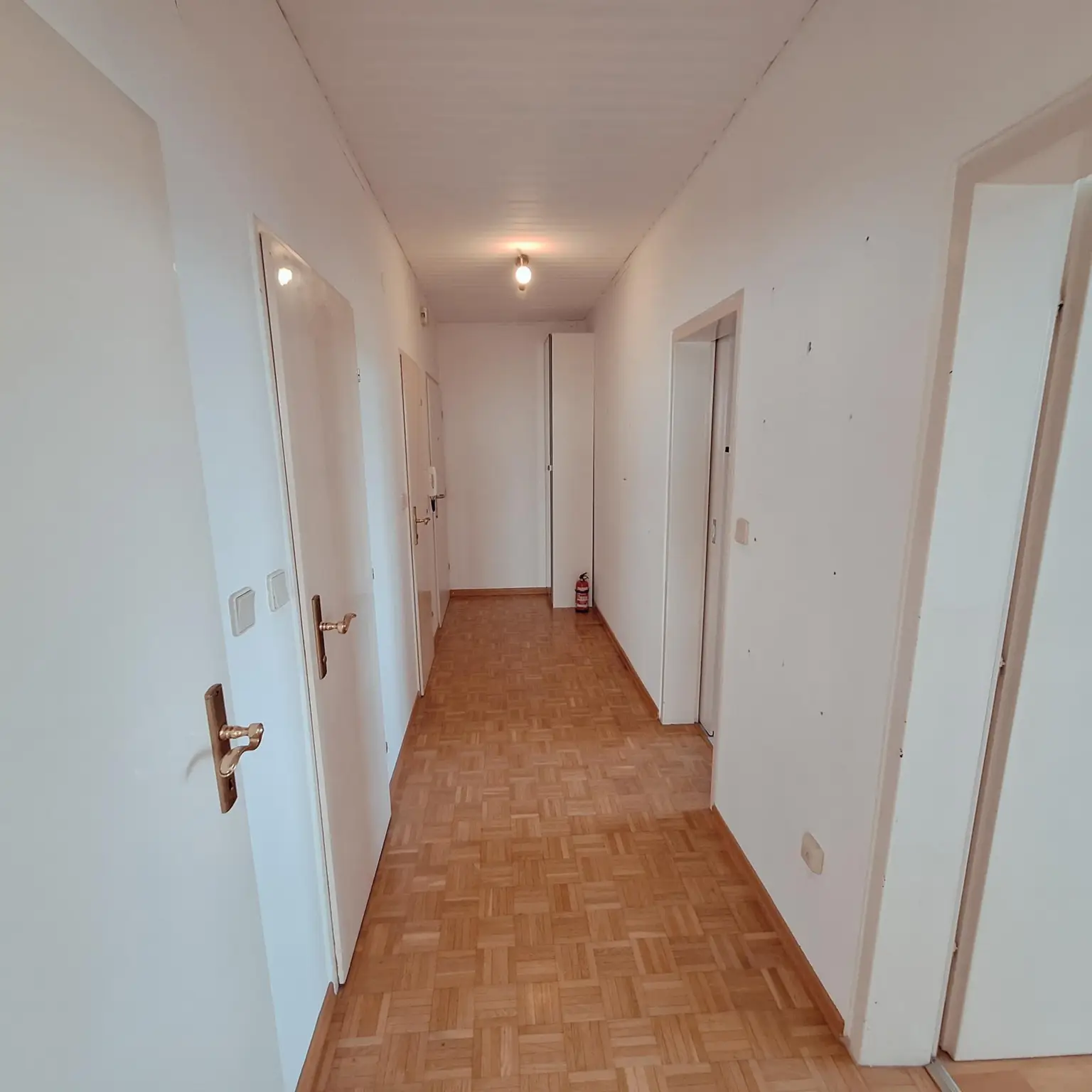 DREIZIMMER EIGENTUMSWOHNUNG INKL. LOGGIA