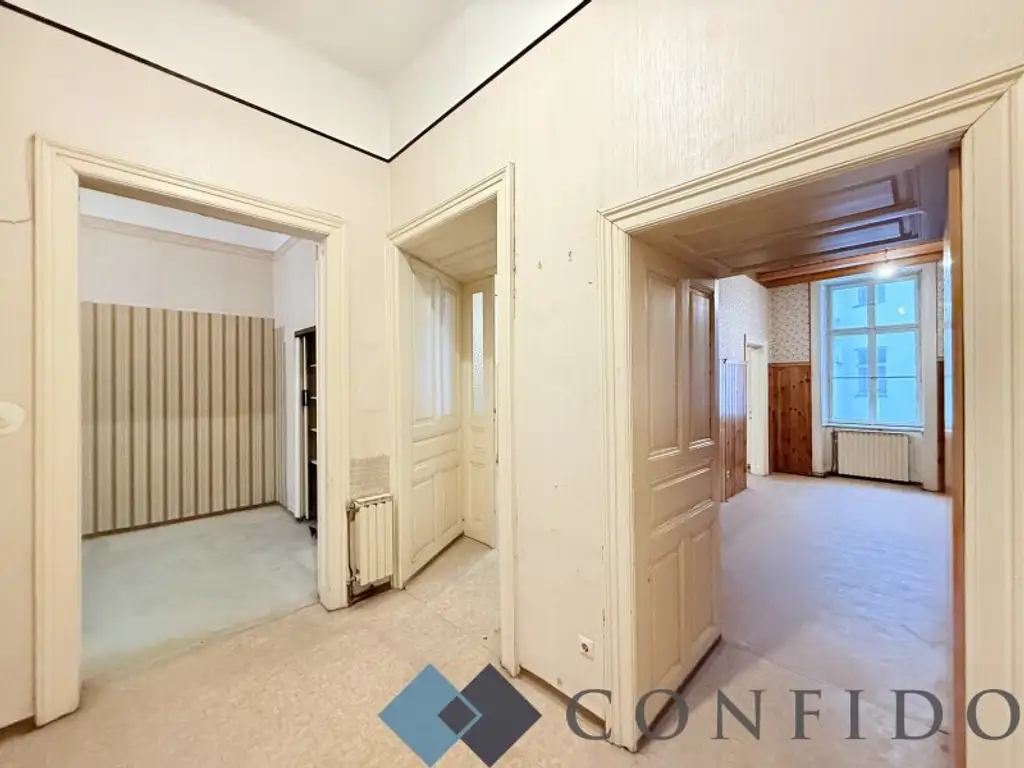 Sanierungsbedürftige 3 Zimmer Altbauwohnung mit Potenzial in der Clusiusgasse!