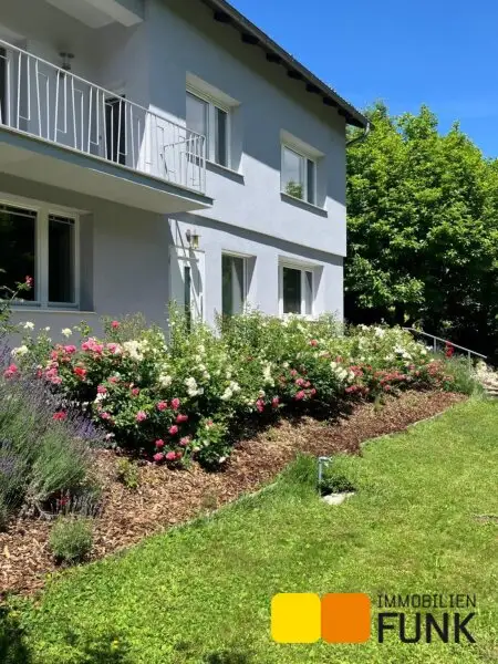 Großzügiges Haus mit Traumgarten