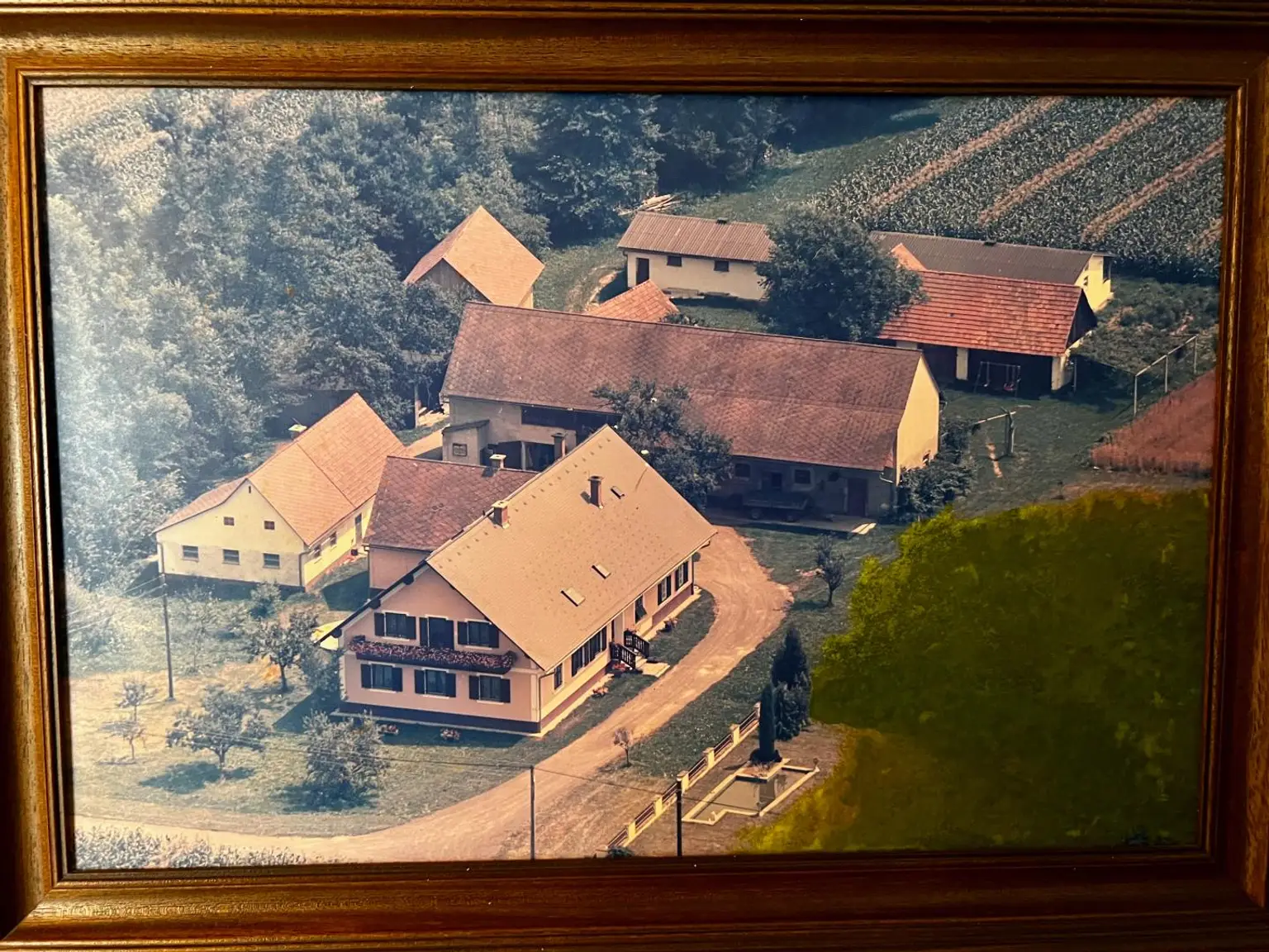 Bild mit Luftaufnahme Liegenschaft