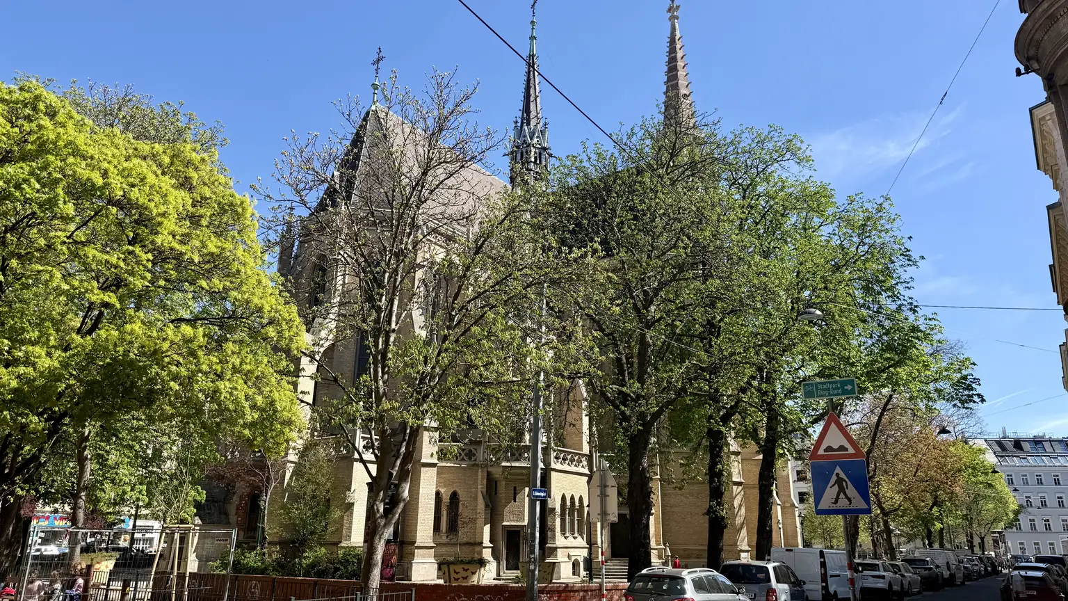 Sanierungsbedürftige Altbauwohnung I Kolonitzplatz