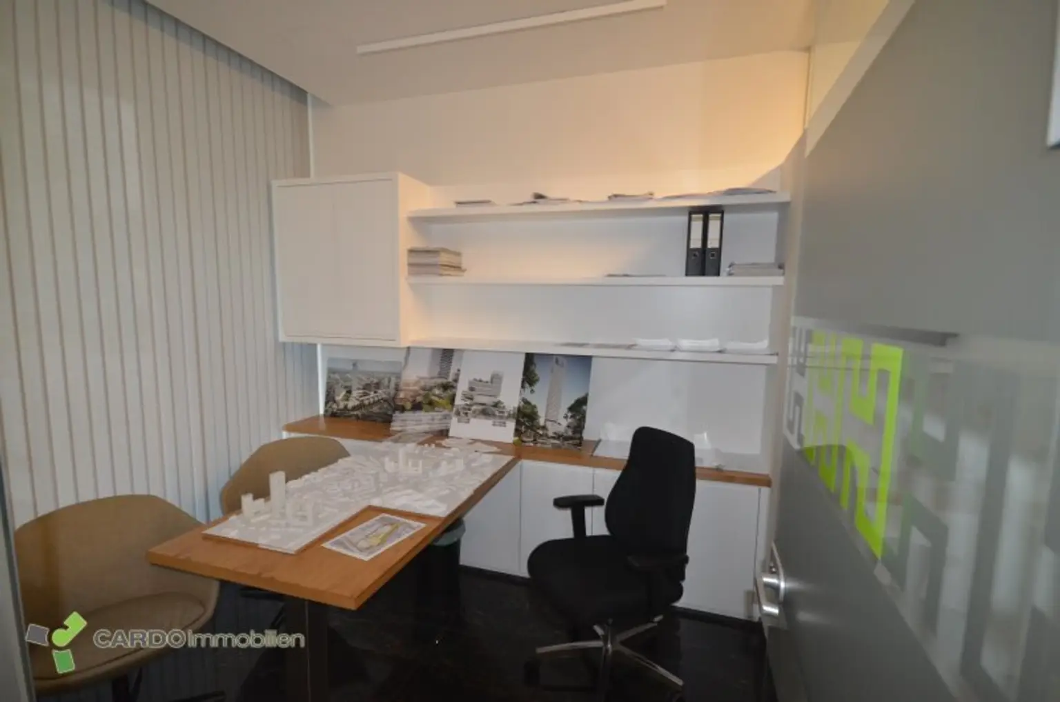 Kleine Hochzeitssaal, attraktive Gewerbefläche, branchenfrei, zu vermieten, ca. 250 m², Nähe UNO City & U-Bahn